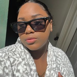 Meet your Posher, Oriana k